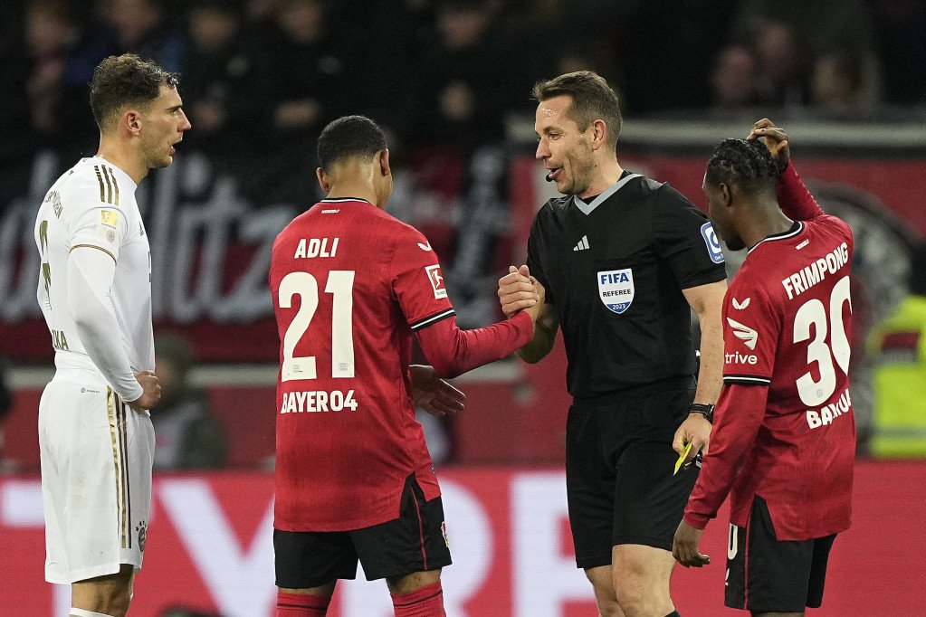 Tobijas Štiler na meču Bajer Leverkuzen - Bajern Minhen