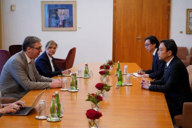 VUČIĆ I KACUMATA: Politički dijalog i ekonomska saradnja dve zemlje napredovali