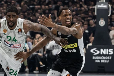 TUČA MU DOŠLA GLAVE: Navijači pretili Amerikancu, obezbeđenje htelo da mu polomi noge!