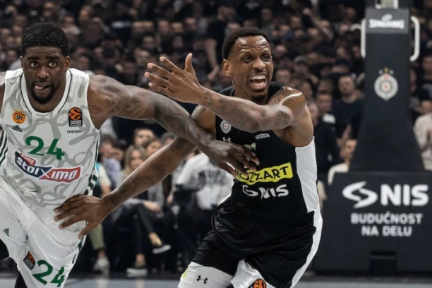 TUČA MU DOŠLA GLAVE: Navijači pretili Amerikancu, obezbeđenje htelo da mu polomi noge!