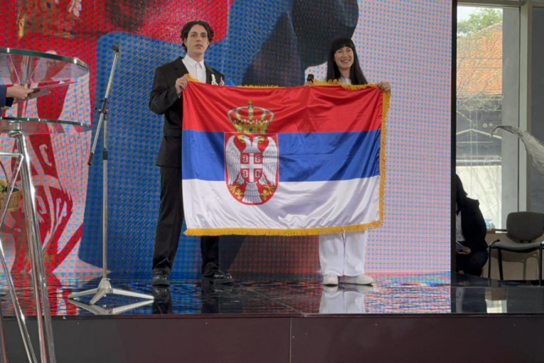 Luke Black i Konstrakta