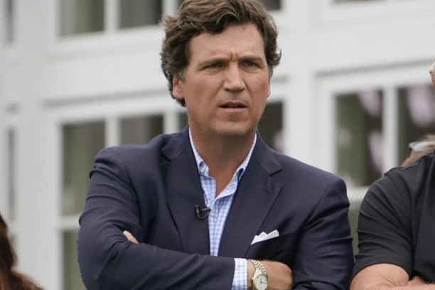 TAKER KARLSON PONOVO ŠOKIRAO NACIJU: Amerika će završiti kao Rimsko carstvo (VIDEO)