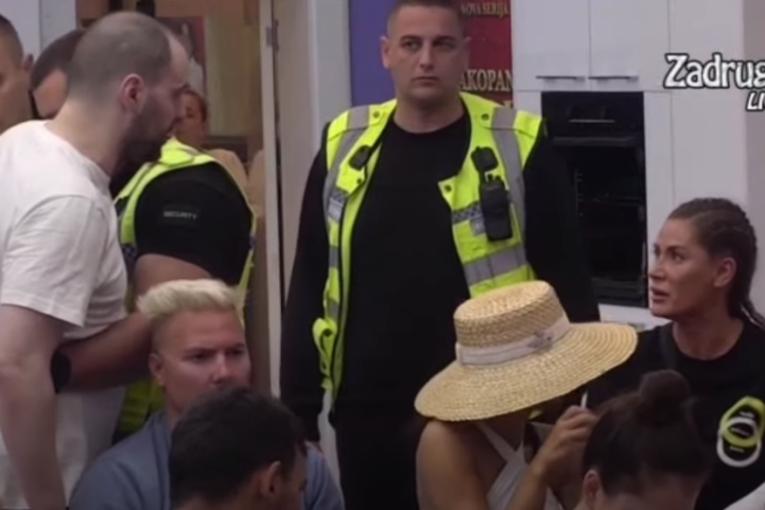 Zvezdan nasrće na Anu