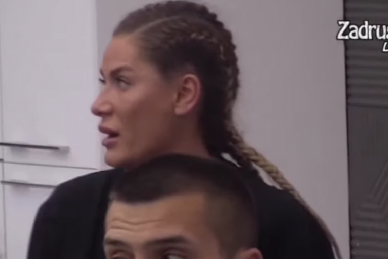 Zvezdan nasrće na Anu