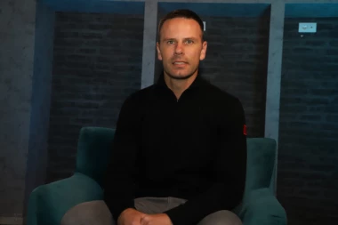 NISAM VAZURI SPUSTIO SLUŠALICU: Ostojić otkrio kako je isprskao Sadika i na koju foru je Vujačiću sipao vodu u gaće (VIDEO)