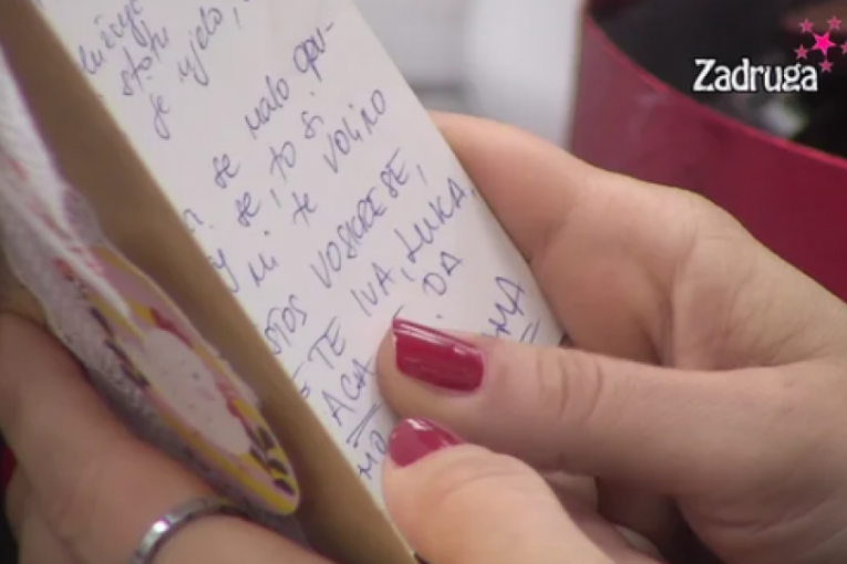 Ana čita čestitke Ace Bulića