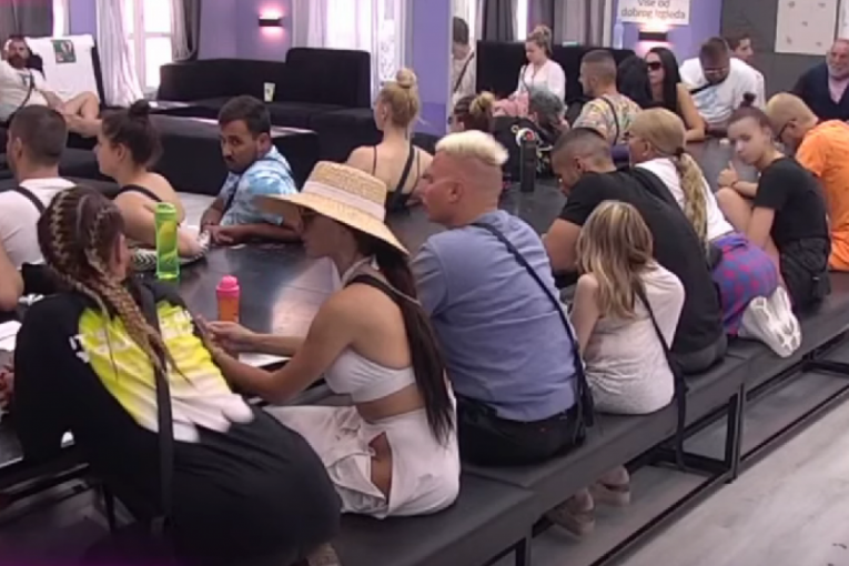 Slađa Lazić pokazala cica macu