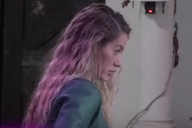 ANA ĆURČIĆ SE IZLANULA UŽIVO U PROGRAMU, VODITELJKA JE ODMAH OPOMENULA: Pukla istina o ugovoru sa Pinkom!