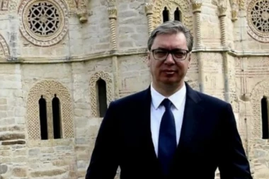 VUČIĆ POSETIO SRPSKU SVETINJU! Predsednik u manastiru Ljubostinja na putu ka otvaranju deonice Moravskog koridora (FOTO)