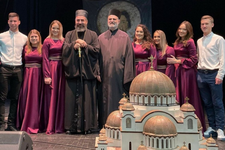 Fenečki biseri "Zavet Kosova" u MTS Dvorani