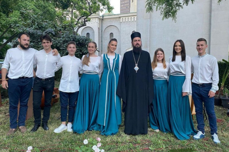 Fenečki biseri "Zavet Kosova" u MTS Dvorani