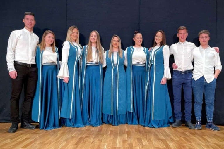 Fenečki biseri "Zavet Kosova" u MTS Dvorani