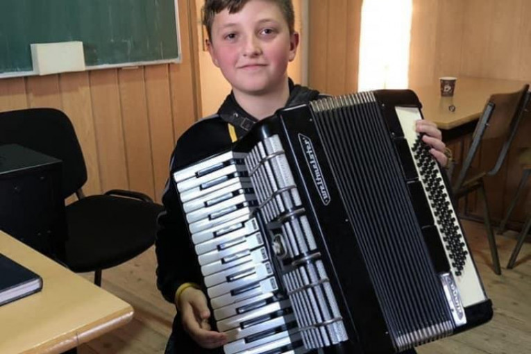 Fenečki biseri "Zavet Kosova" u MTS Dvorani