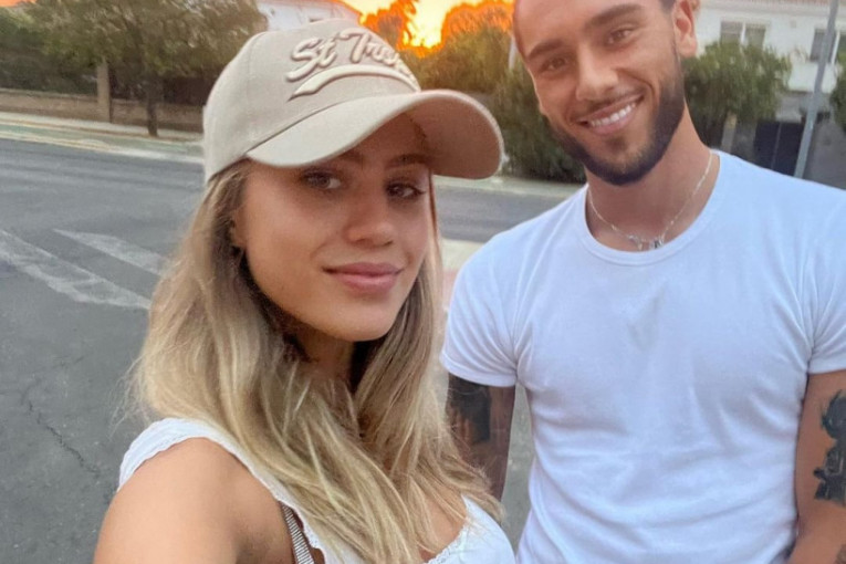 Dragi Gudelj sa devojkom, Lanom Lazarević