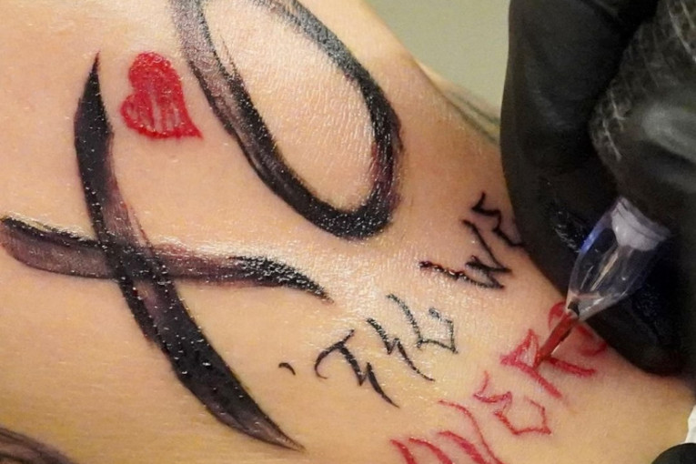 Dragi Gudelj posvetio tetovažu devojci Lani Lazarević