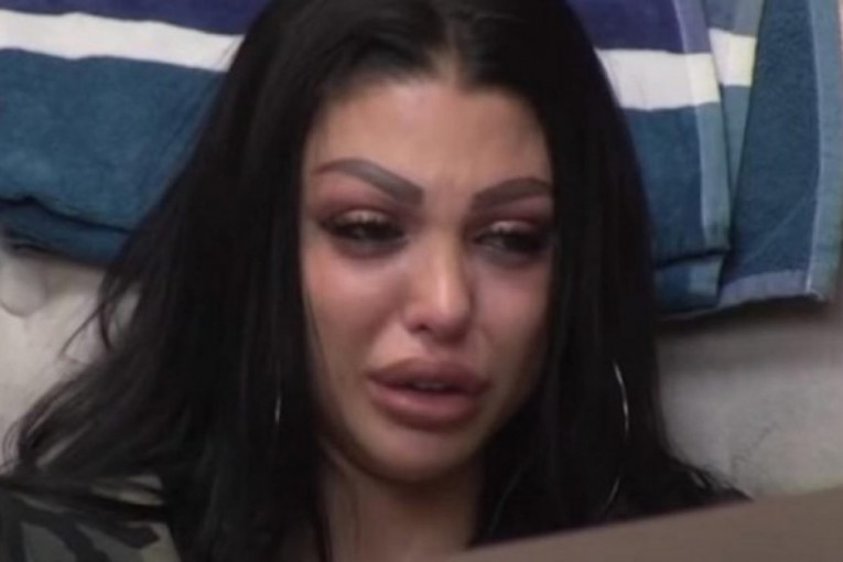 Maja Marinković plače