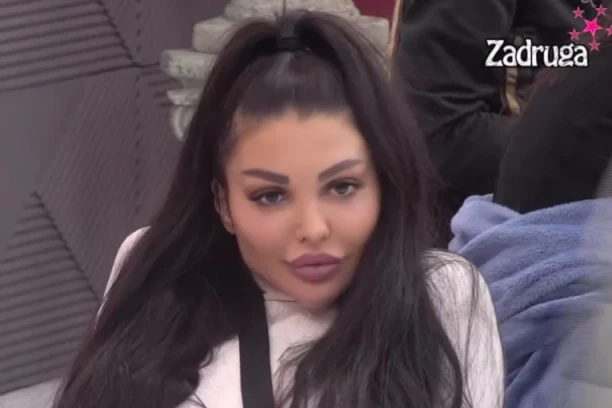 AKCIJA BEZ POKRIVAČA: Maja ostala željna Zvezdana, svukla se do gole kože, pa pokazala sve svoje adute! (FOTO+VIDEO)