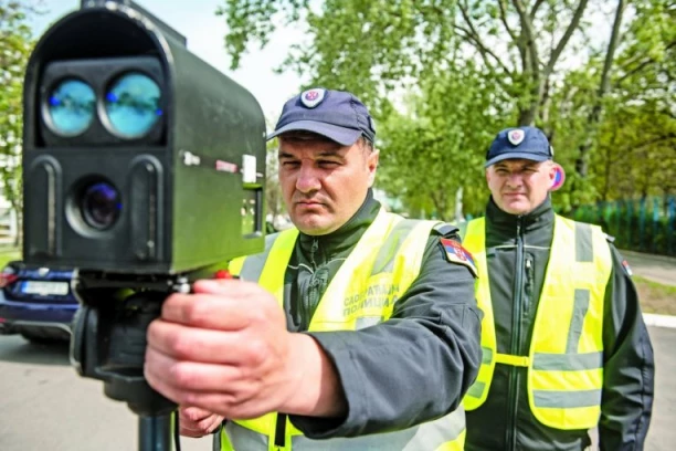 ZBOG OVIH 18 PREKRŠAJA POLICIJA MOŽE DA ODUZME VOZILO U SRBIJI: Vlada usvojila izmene Zakona o saobraćaju!