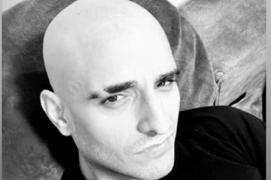 MORAO JE DA SE OŠIŠA NA ĆELAVO! Supruga Darka Lazića otkrila da je do ŠOK transformacije pevača došlo još u BOLNICI! (FOTO)