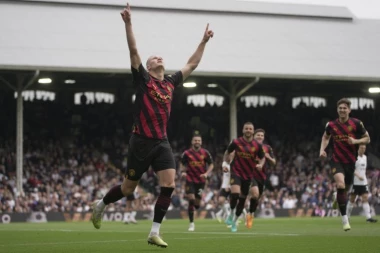 SITI PREUZEO PRVO MESTO: Mitrović sa tribina gledao poraz Fulama od "građana" (VIDEO)