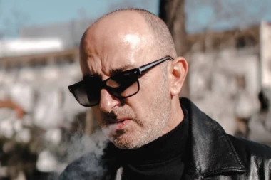 OVO JE TAKSISTA KOJI JE ODUŠEVIO CELU SRBIJU! Bakama danas nije hteo da naplati vožnju, , ali to nije najplemenitija stvar koju je uradio! JEDNU VOŽNJU NIKAD NEĆE ZABORAVITI!