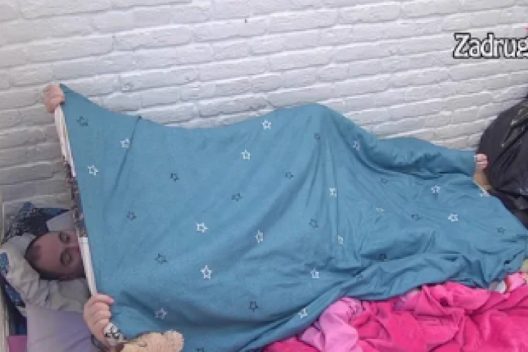 Maja i Zvezdan ispod pokrivača