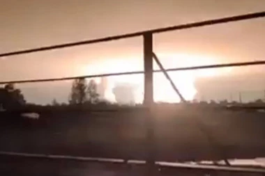 RUSKA VOJSKA BOMBAMA ZASULA GOTOVO ČITAVU UKRAJINU! Eksplozije odjekivale u Hersonu, Lavovu, Pavlogradu (FOTO, VIDEO)