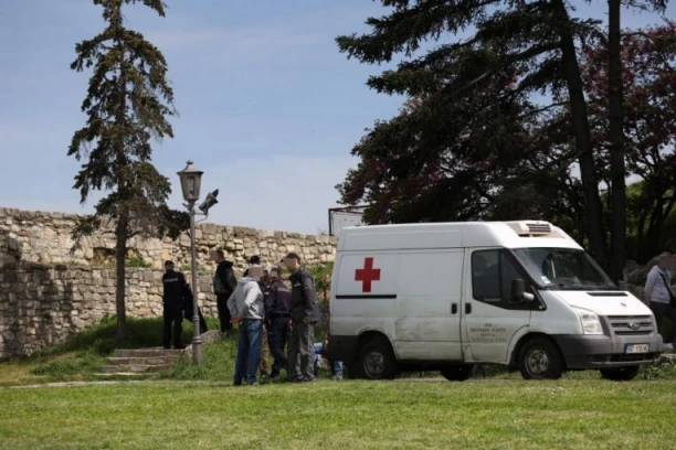 DEČAK (11) VOZIO BICIKL PO ZIDU, PA PAO SA VISINE OD TRI METRA: Detalji nesreće na Kalemegdanskoj tvrđavi