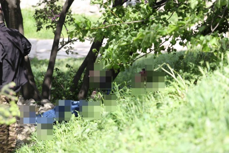 Telo muškarca  u blizini Pobednika na Kalemegdanu