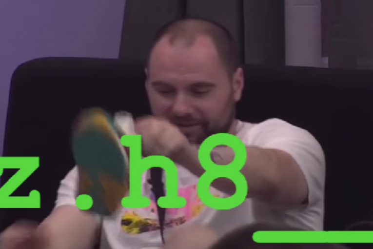 Zvezdan Slavnić miriše patiku