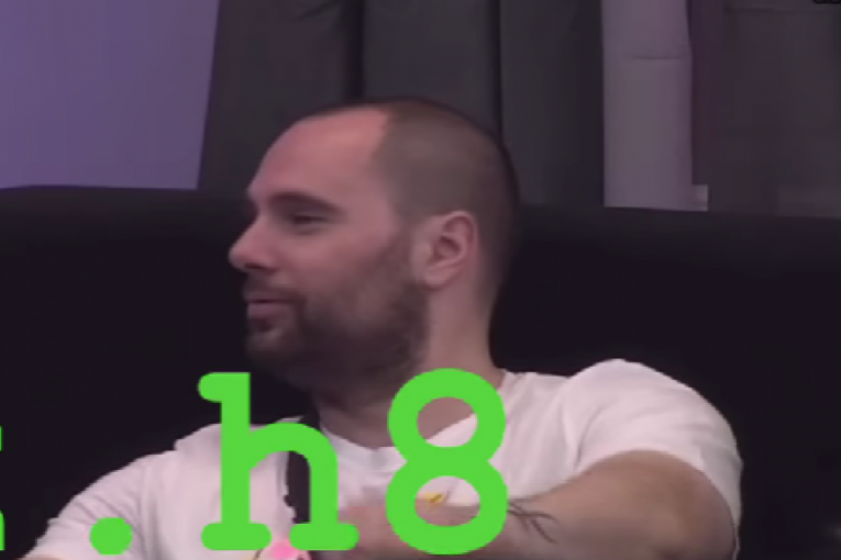 Zvezdan Slavnić miriše patiku