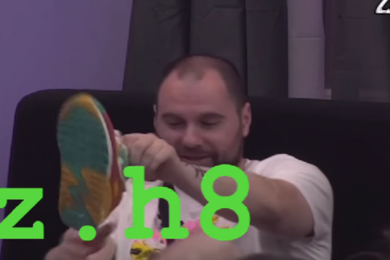 Zvezdan Slavnić miriše patiku