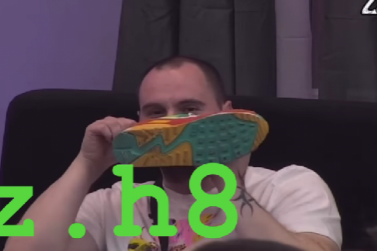 Zvezdan Slavnić miriše patiku