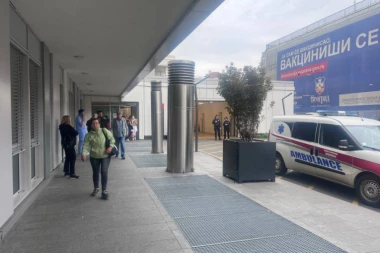 MUŽ NAŠE PEVAČICE UNAKAŽEN KISELINOM, ZAVRŠIO HITNO U BOLNICI: Koža mu se inficirala, opekotine mu spalile sve!