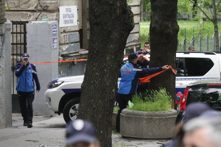 Osnovna škola na Vračaru u kojoj je učenik sedmog razreda pucao na đake i nastavnicu