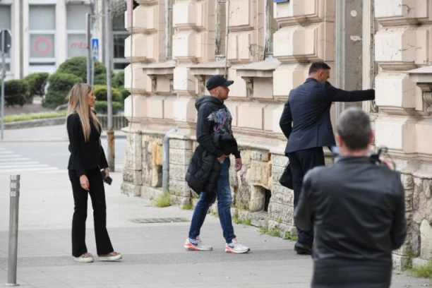 EKSKLUZIVNO SA LICA MESTA: Stefan Karić došao u policiju na saslušanje! (VIDEO)