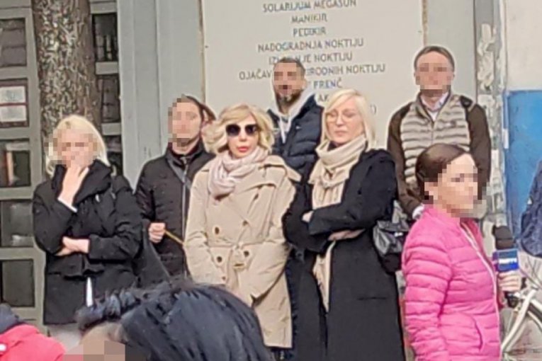 Olivera Kovačević pali sveće za tragično nastradale