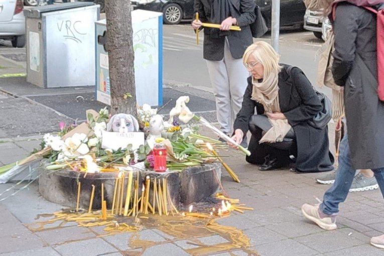 Olivera Kovačević pali sveće za tragično nastradale