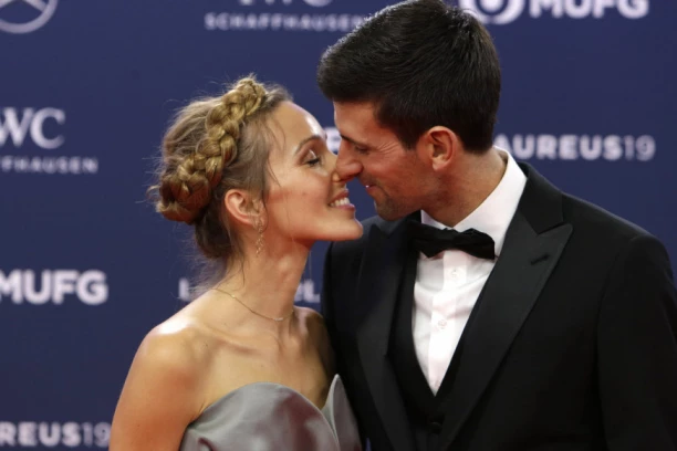 STIŽE PRINOVA? Jelena Đoković danas proslavlja rođendan, a astrolozi tvrde: Do kraja godine poznatom paru dolaze veoma SREĆNE VESTI!