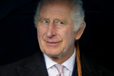 PRVO KEJT, A ONDA I ČARLS: Britanski kralj PRED OPERACIJOM! Nije hteo ništa da krije od naroda, evo kako je danas izgledao NA ULICI