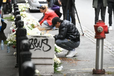UBIJENA JE DRUGARICA NJEGOVE SESTRIČINE! Marko Janketić se ispred škole u suzama oprostio od nastradalih u KRVAVOM PIRU! (VIDEO)