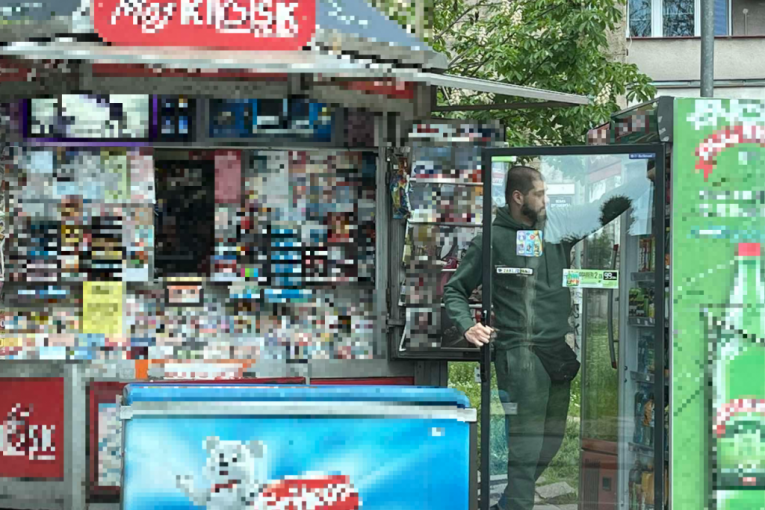 Dejan Dragojević, paparaco