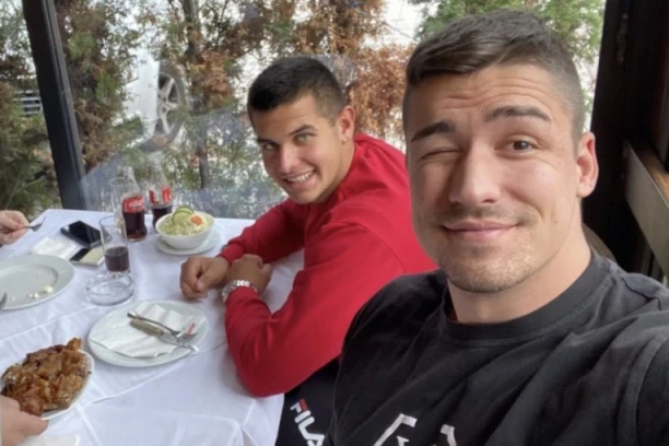 NIKOLA ĐORĐEVIĆ UHVAĆEN U PROVODU, NAKON ŠTO MU JE PRIJATELJ IZVRŠIO MASAKR: Podržao pevačicu koja javno preti pištoljem, pa je snimio za društvene mreže!