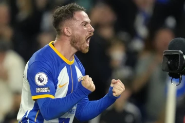 DO KRAJA SEZONE SE MOŽDA I PREBACI! Da li će se Mekalisterova karijera nastaviti u Liverpulu ili Mančester junajtedu?