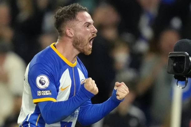 DO KRAJA SEZONE SE MOŽDA I PREBACI! Da li će se Mekalisterova karijera nastaviti u Liverpulu ili Mančester junajtedu?