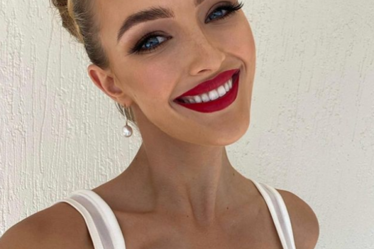 Preminula manekenka Sijena Vir nasmejana