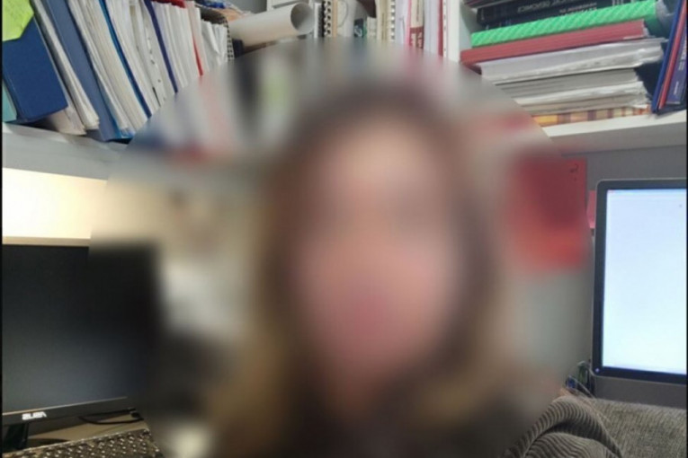 ISPLIVALA FOTOGRAFIJA KOSTINE MAJKE IZ KABINETA! Jedan detalj posebno upada u oči! (FOTO)