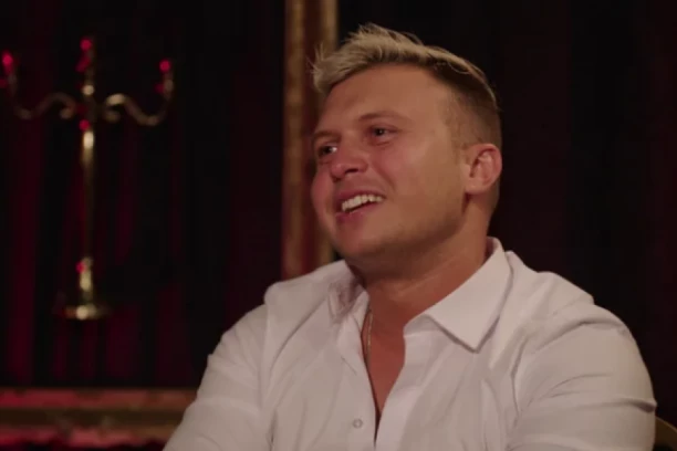 DEVOJKE SE LEPE ZA NANOGICU KAO ZA DIJAMANT: Šokantna ispovest Stefana Karića o problemima sa ZAKONOM! (VIDEO)