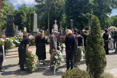 JECAJI SVEŠTENIKA PROLAMAJU SE NOVIM GROBLJEM: Ne stidimo se suza nad ovim stvorenjem kome je oduzet zivot! (VIDEO)