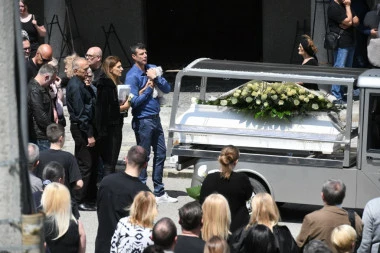 SRCEPARAJUĆE: Hrvatski trener titulu posvetio tragično nastradaloj devojčici u OŠ "Vladislav Ribnikar"